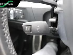 BMW 320i thumbnail 30