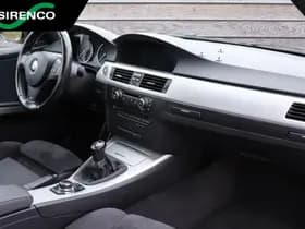 BMW 320i thumbnail 44