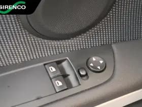 BMW 320i thumbnail 49