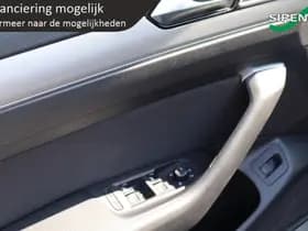 Volkswagen Passat thumbnail 35