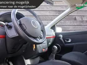 Renault Clio thumbnail 24