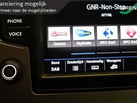 Volkswagen Passat thumbnail 42