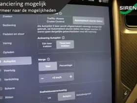 Tesla Model S thumbnail 31