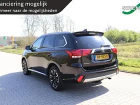 Mitsubishi Outlander thumbnail 4