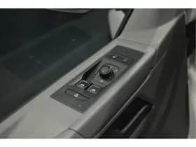 Volkswagen Transporter 2.0 TDI L2H1 airco navi pdc cruise trekhaak 150 pk !! thumbnail 14