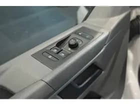 Volkswagen Transporter 2.0 TDI L2H1 airco navi cruise pdc trekhaak 150 pk !! thumbnail 14