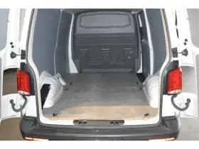 Volkswagen Transporter 2.0 TDI L2H1 airco navi cruise pdc trekhaak 150 pk !! thumbnail 10