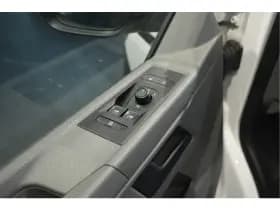 Volkswagen Transporter 2.0 TDI L2H1 airco cruise app connect trekhaak 150 pk !! thumbnail 14