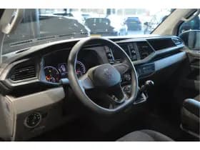 Volkswagen Transporter 2.0 TDI L2H1 airco cruise app connect trekhaak 150 pk !! thumbnail 16