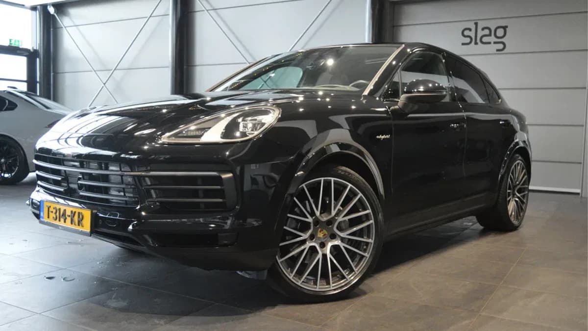 Porsche Cayenne Coupé 3.0 E-Hybrid Platinum Edition Bose pano trekhaak 22 inch !! — foto 1