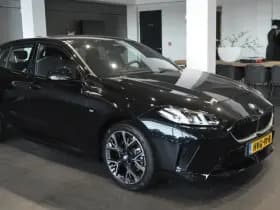 BMW 1-serie 120 M Sport navi camera led pdc cruise 18 inch !! thumbnail 3