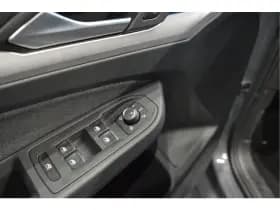 Volkswagen Golf 1.0 eTSI Life navi clima cruise led pdc !! thumbnail 11