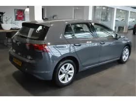 Volkswagen Golf 1.0 eTSI Life navi clima cruise led pdc !! thumbnail 4