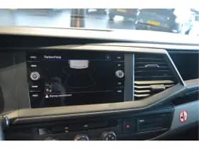 Volkswagen Transporter 2.0 TDI L2H1 airco cruise navi trekhaak pdc 150 pk !! thumbnail 20
