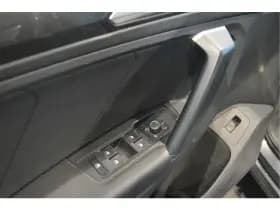 Volkswagen Tiguan 1.5 TSI ACT R-LINE navi camera leer pano trekhaak !! thumbnail 16