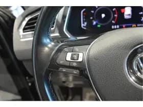 Volkswagen Tiguan 1.5 TSI ACT R-LINE navi camera leer pano trekhaak !! thumbnail 19