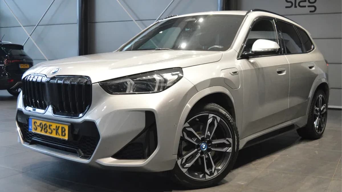 BMW X1 xDrive30e M-SPORT keyless navi cruise camera 19 inch !! — foto 1