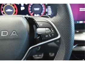 Škoda Octavia Combi 2.0 TDI Sportline navi camera led trekhaak 150 pk !! thumbnail 18