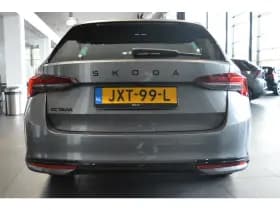 Škoda Octavia Combi 2.0 TDI Sportline navi camera led trekhaak 150 pk !! thumbnail 5
