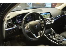 BMW 3 Serie 318i Edition navi clima cruise led pdc trekhaak 157 pk !! thumbnail 13