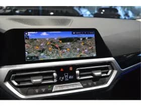 BMW 3 Serie 318i Edition navi clima cruise led pdc trekhaak 157 pk !! thumbnail 16