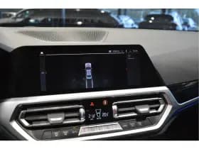 BMW 3 Serie 318i Edition navi clima cruise led pdc trekhaak 157 pk !! thumbnail 17