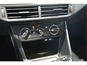 Volkswagen Polo 1.0 TSI carplay led cruise airco lichtmetaal 95 pk !! thumbnail 18