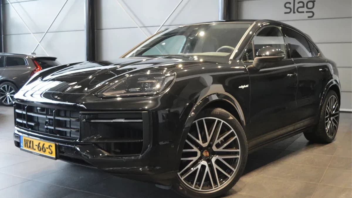 Porsche Cayenne Coupé 3.0 E-Hybrid pano camera Bose leer 22 inch !! — foto 1