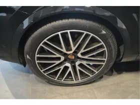 Porsche Cayenne Coupé 3.0 E-Hybrid pano camera Bose leer 22 inch !! thumbnail 10