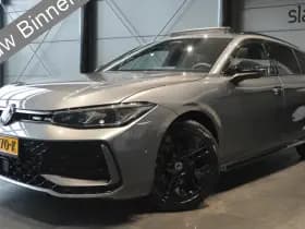 Volkswagen Passat Variant 2.0 TDI 3X R-LINE head up pano trekhaak 18 inch 150 pk !!