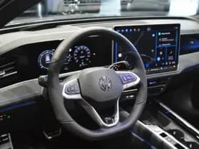 Volkswagen Passat Variant 2.0 TDI 3X R-LINE head up pano trekhaak 18 inch 150 pk !! thumbnail 21