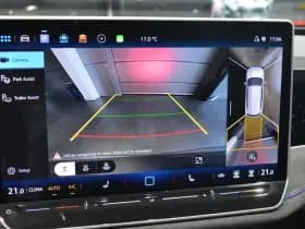 Volkswagen Passat Variant 2.0 TDI 3X R-LINE head up pano trekhaak 18 inch 150 pk !! thumbnail 26