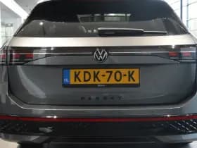 Volkswagen Passat Variant 2.0 TDI 3X R-LINE head up pano trekhaak 18 inch 150 pk !! thumbnail 5