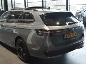 Volkswagen Passat Variant 2.0 TDI 3X R-LINE head up pano trekhaak 18 inch 150 pk !! thumbnail 6