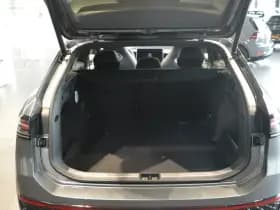 Volkswagen Passat Variant 2.0 TDI 3X R-LINE head up pano trekhaak 18 inch 150 pk !! thumbnail 8