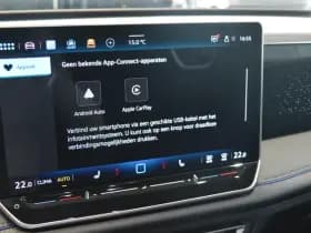 Volkswagen Tiguan 2.0 TDI 3X R-LINE Black Style camera 20 inch 150 pk !! thumbnail 20