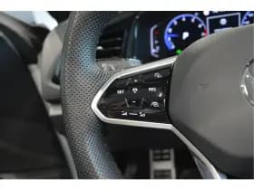 Volkswagen T-Roc Cabrio 1.5 TSI 3X R-LINE Black Style leer trekhaak 19 inch 150 pk !! thumbnail 17