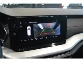 Škoda Octavia Combi 2.0 TDI Style navi keyless camera trekhaak 18 inch !! thumbnail 18