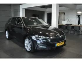 Škoda Octavia Combi 2.0 TDI Style navi keyless camera trekhaak 18 inch !! thumbnail 3