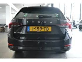 Škoda Octavia Combi 2.0 TDI Style navi keyless camera trekhaak 18 inch !! thumbnail 5