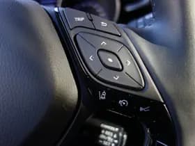 Toyota C-HR thumbnail 19