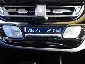 Toyota C-HR thumbnail 24