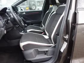Volkswagen T-Roc thumbnail 3