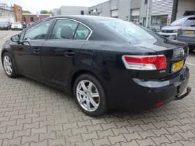Toyota Avensis thumbnail 4
