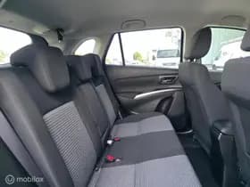 Suzuki S-Cross thumbnail 11