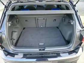 Volkswagen Golf thumbnail 40