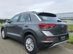 Volkswagen T-Roc thumbnail 2