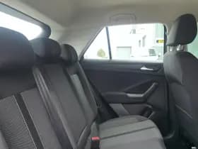 Volkswagen T-Roc thumbnail 11