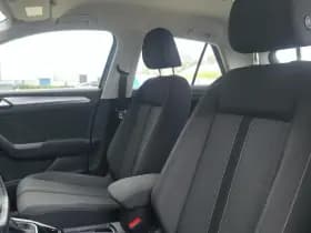 Volkswagen T-Roc thumbnail 7