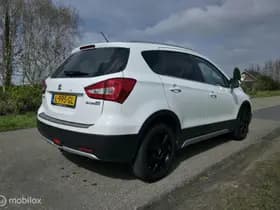 Suzuki S-Cross thumbnail 4
